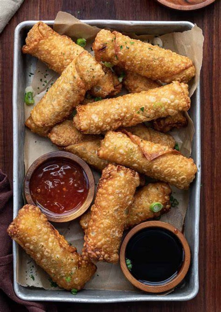 Are egg rolls high in carbs