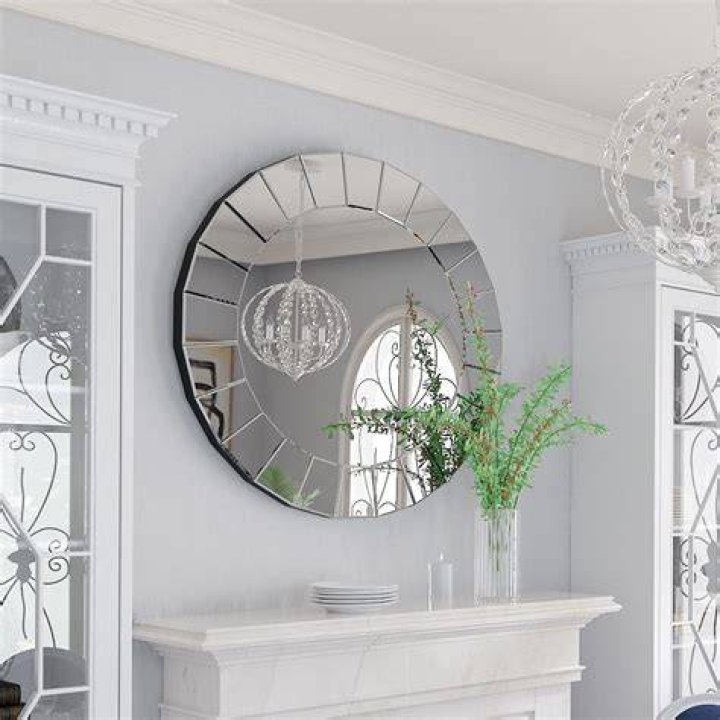 Are mirrors on walls outdated