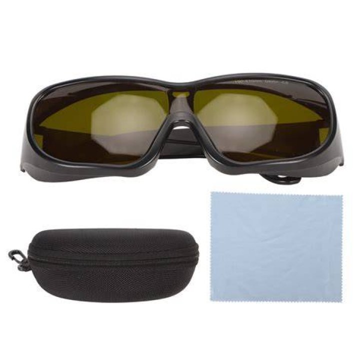 Can chlorine damage glasses