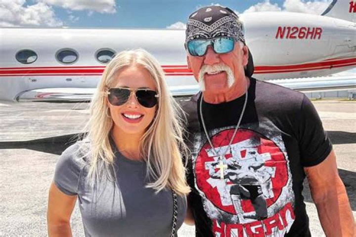Did Brooke Hogan get married