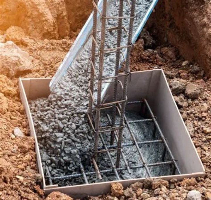 Do concrete piers need rebar