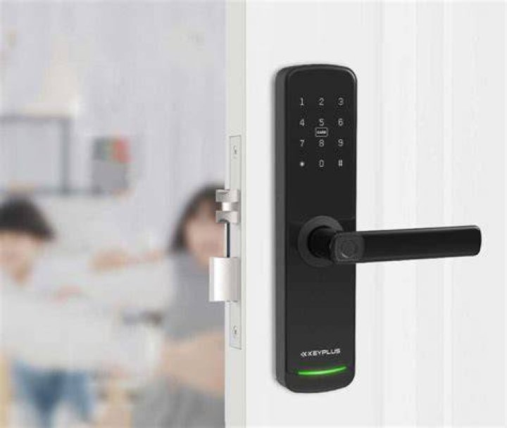Do digital locks need power