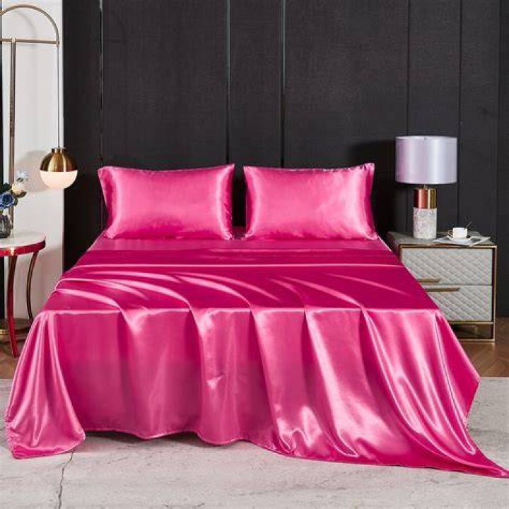 Do satin sheets stain easily