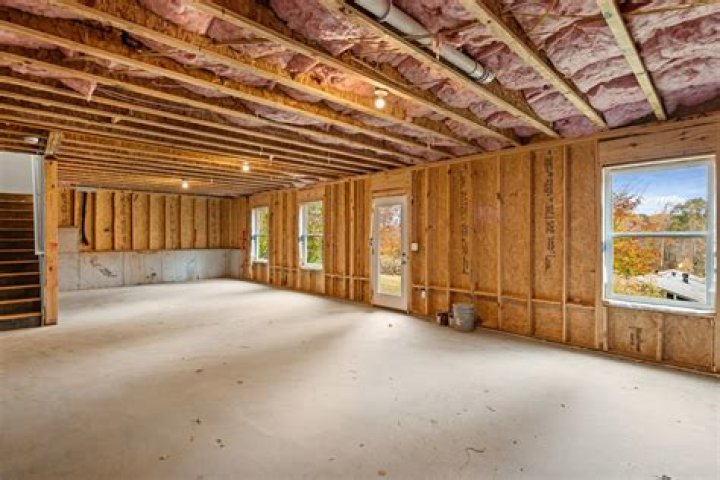 Does an unfinished basement need windows