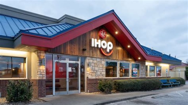 Does IHOP let you sit inside