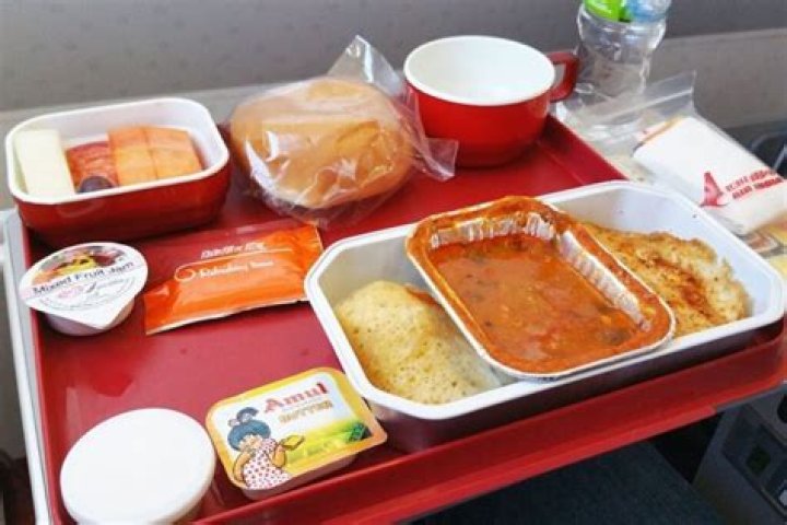 Does interjet give free food