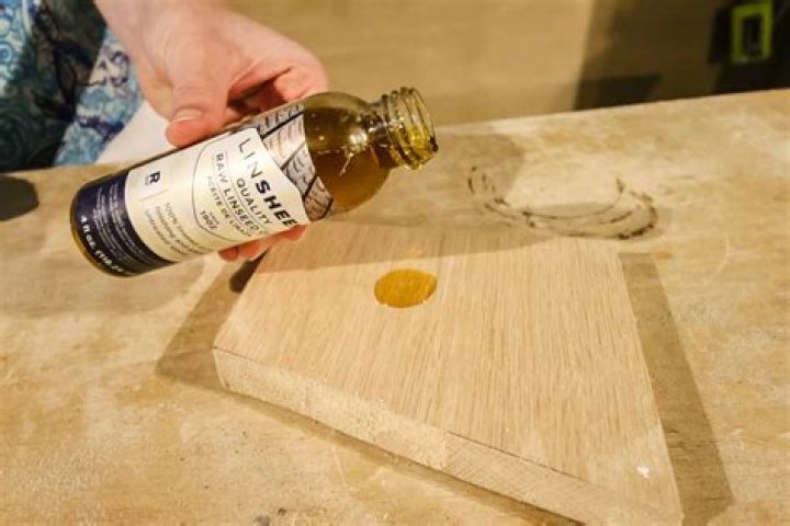 Does linseed oil dry sticky