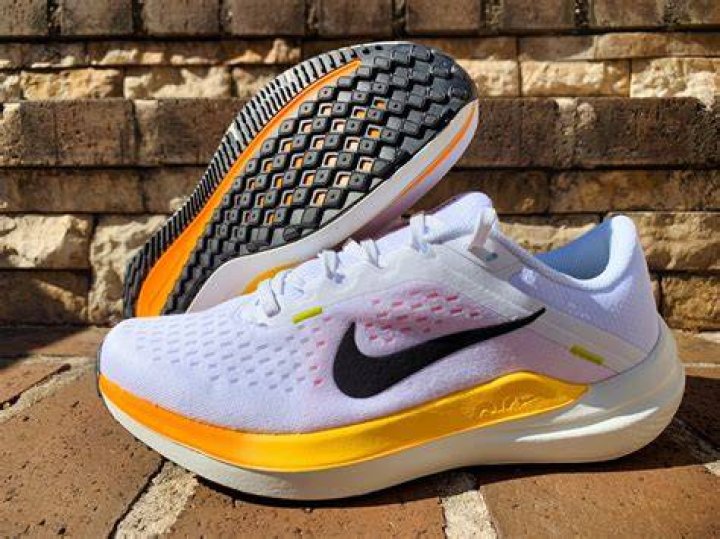 Does Nike make curling shoes