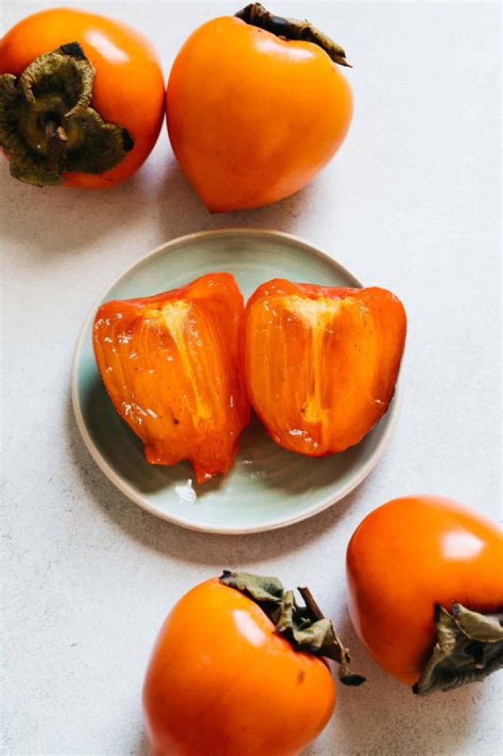 Does persimmon have a scent
