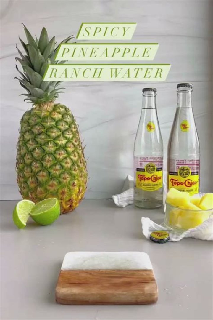 Does pineapple contain water