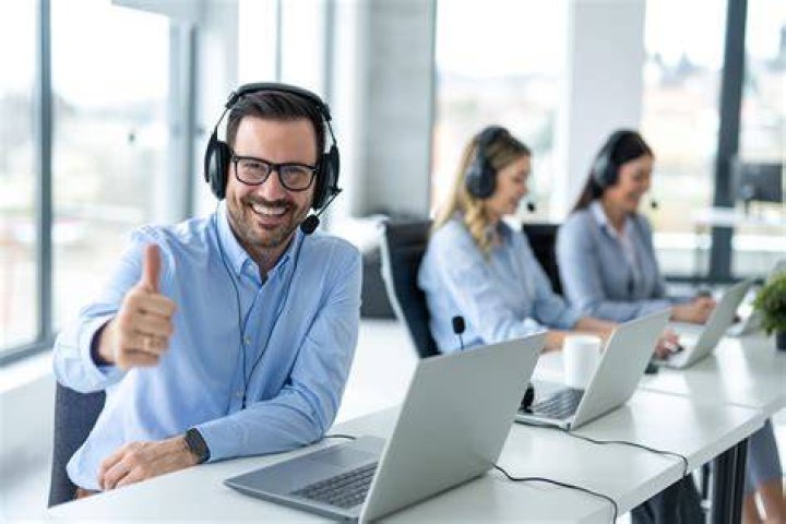 Does ring have a call center
