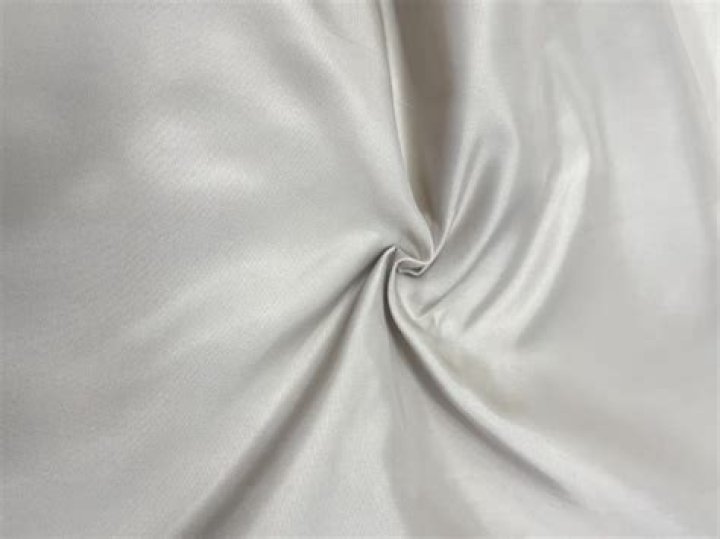 Does taffeta fabric wrinkle