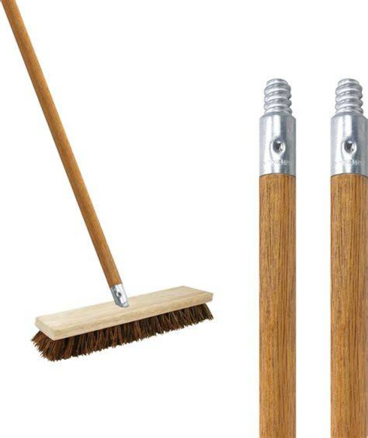 How do I choose a push broom