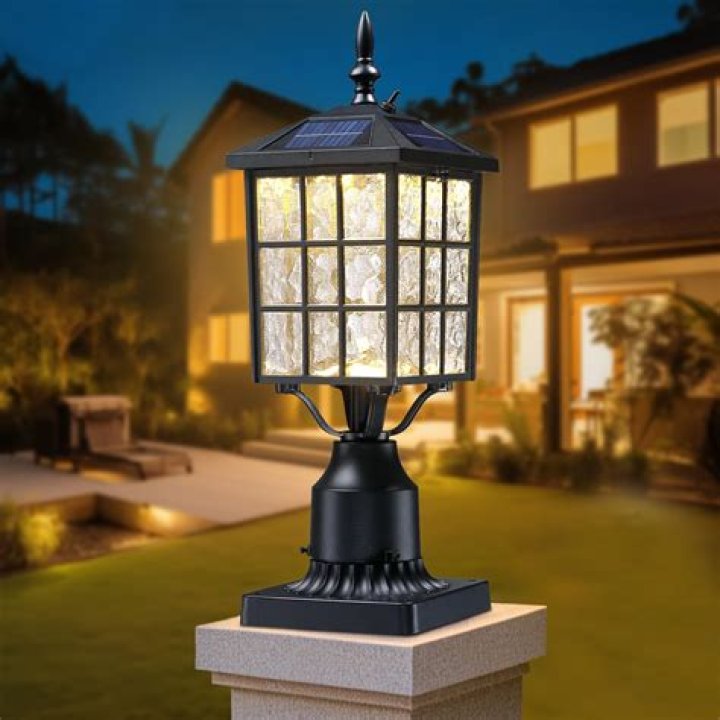 How do solar lamp posts work