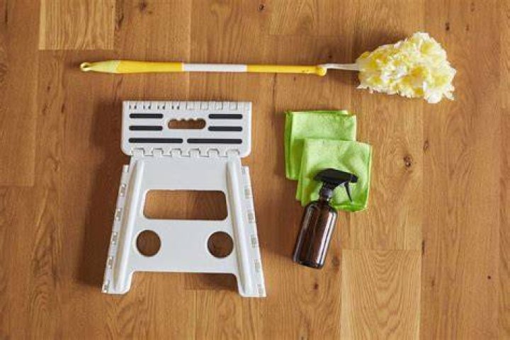 How do you clean a honeycomb