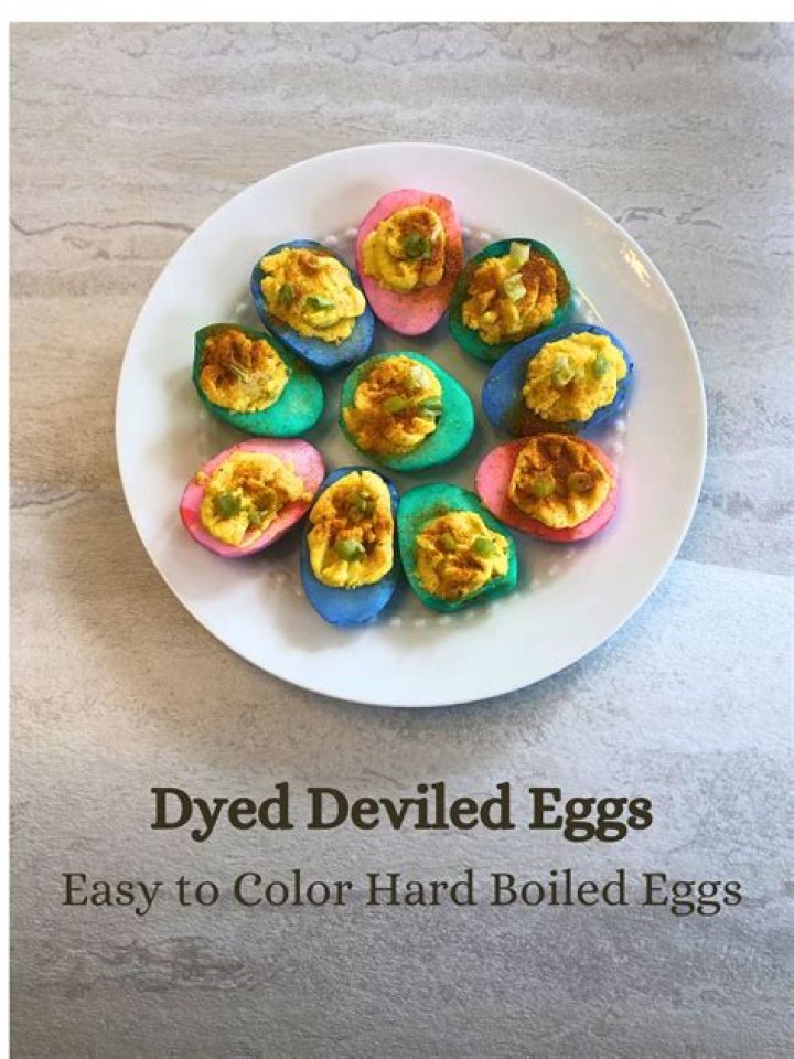 How do you dye cracked eggs
