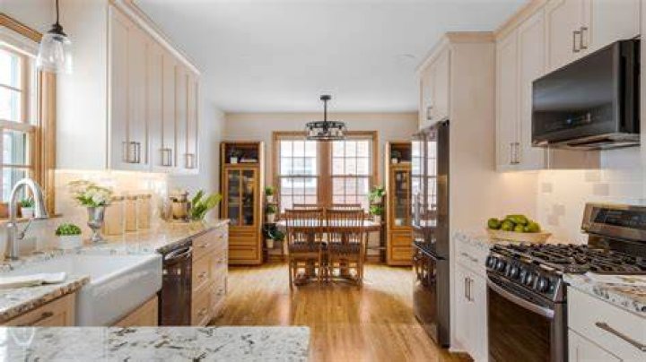 How do you expand a kitchen