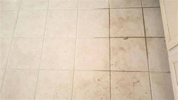 How do you fix yellow grout