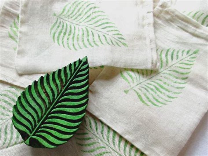 How do you make fabric paint