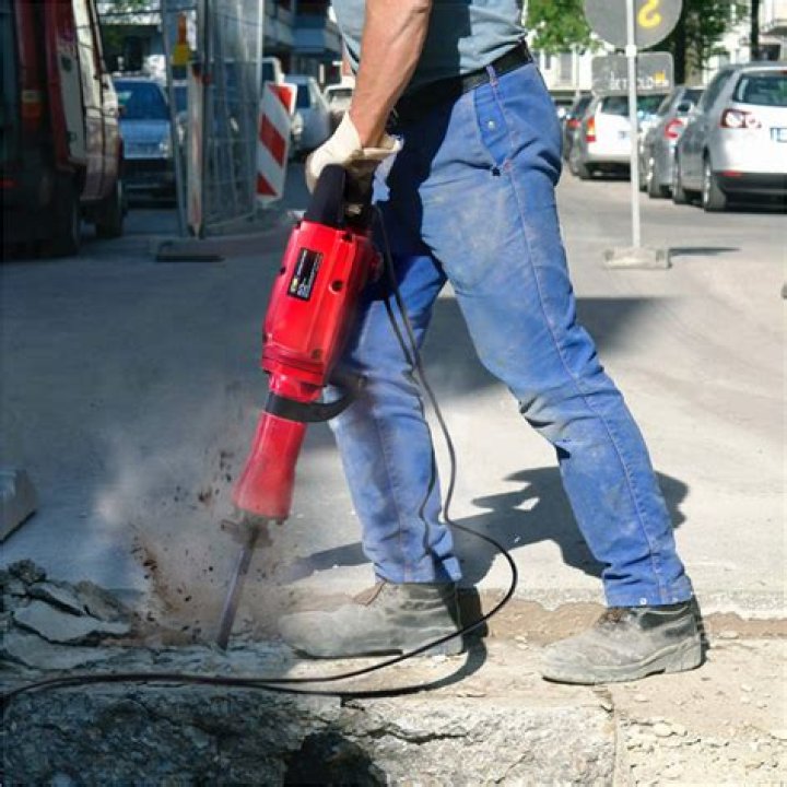 How do you work a jackhammer