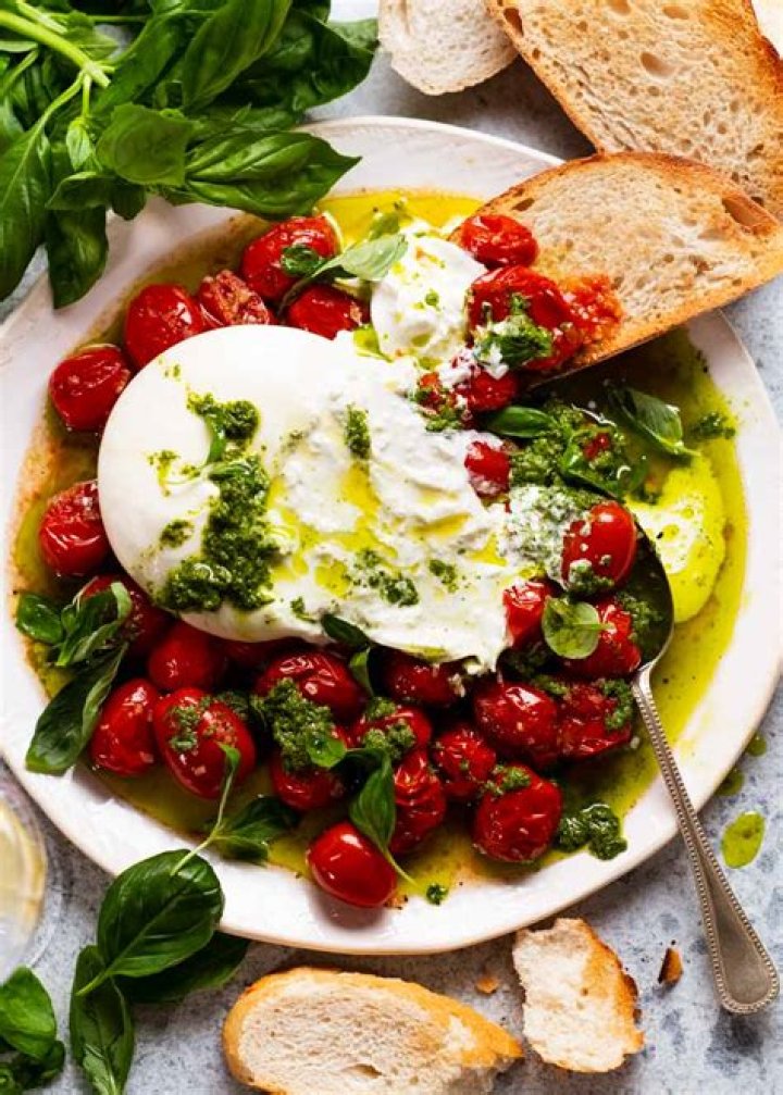 How does burrata taste like