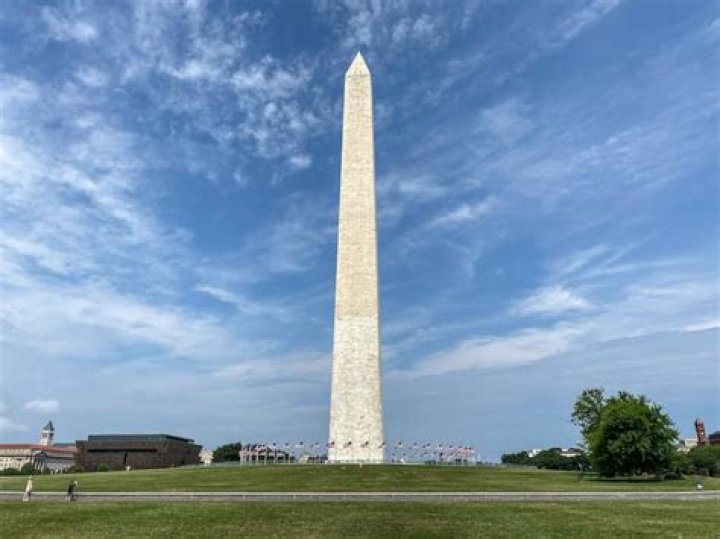 How many monuments are in DC