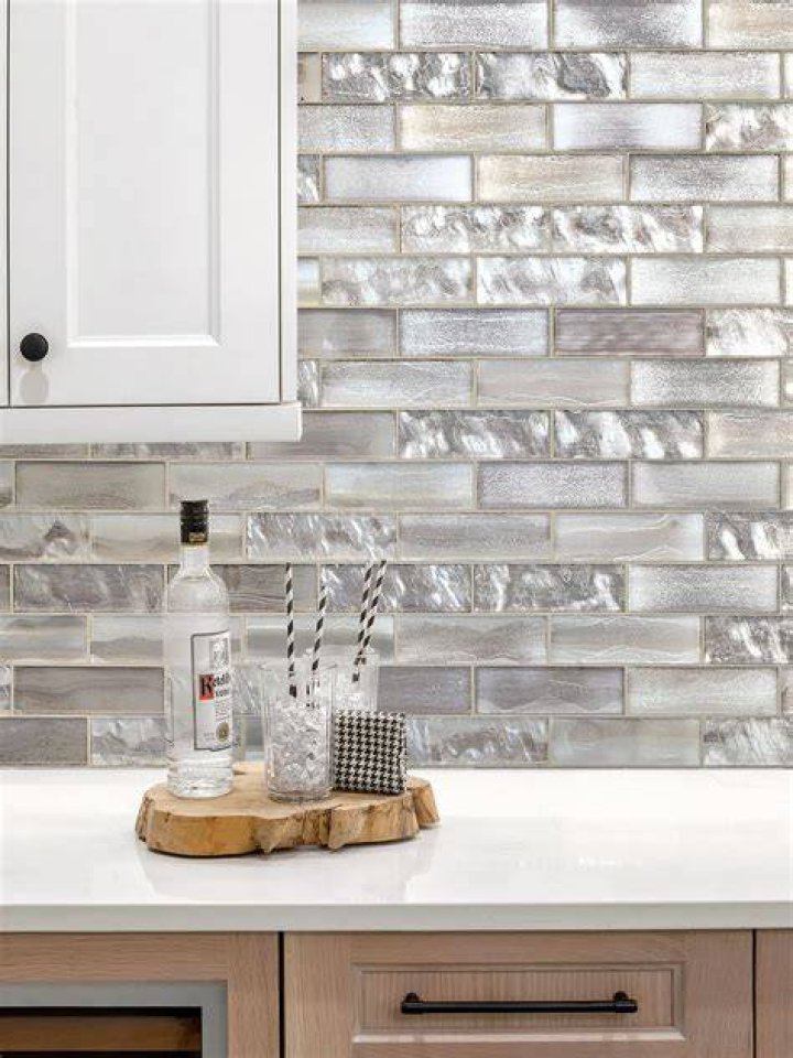 How much is Lowes backsplash installation