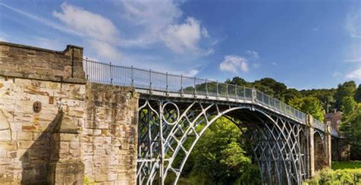 How was the Ironbridge built
