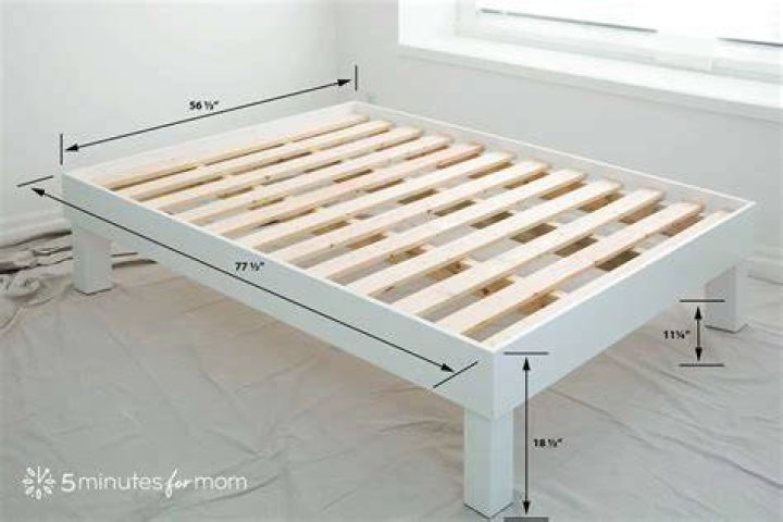 How wide is double bed frame