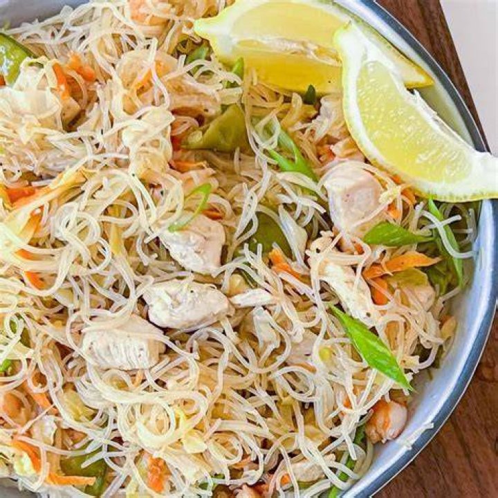 Is Pancit served hot or cold