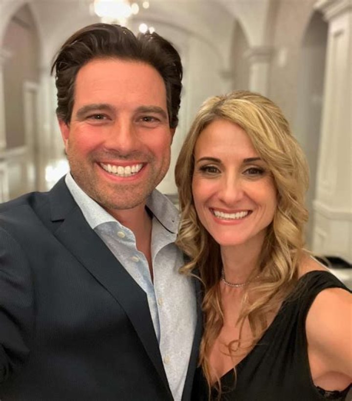 Is Scott McGillivray married