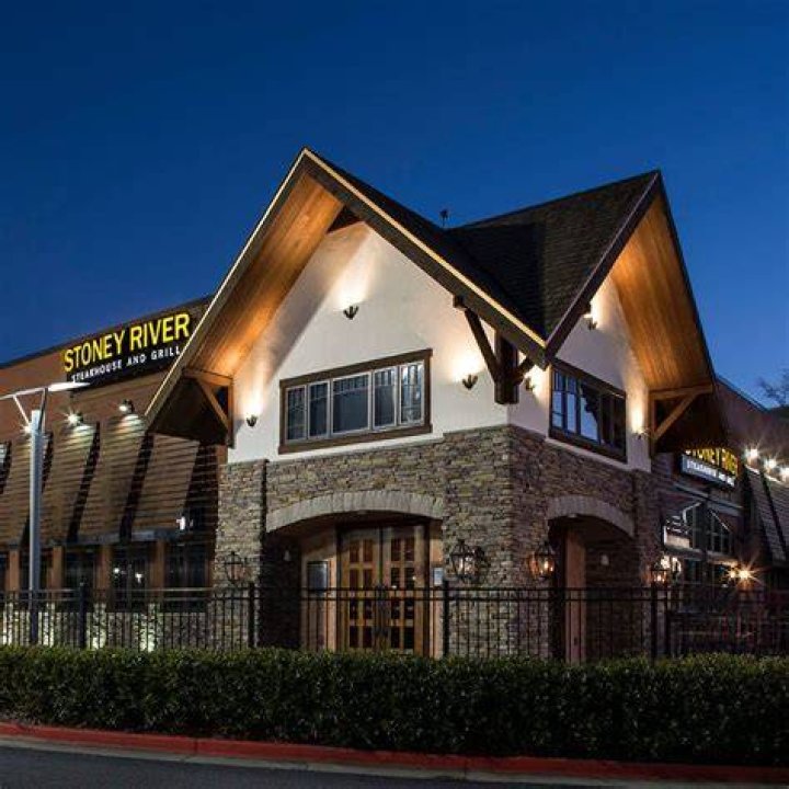 Is Stoney River fine dining
