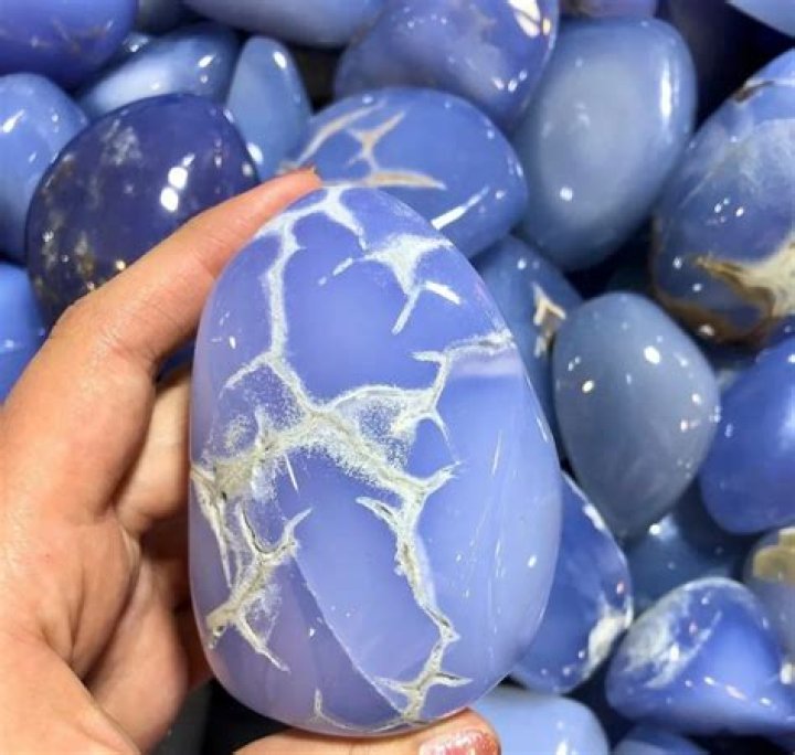 What does blue chalcedony do
