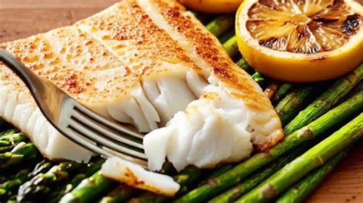 What does lingcod taste like