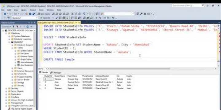 What does view do in SQL