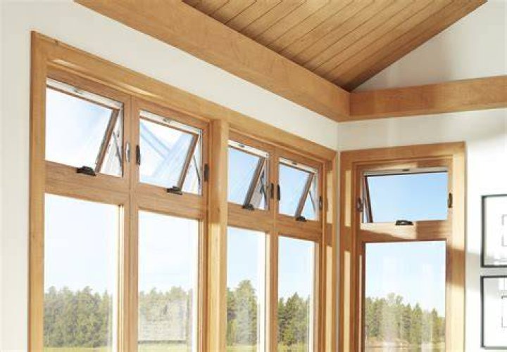 What is a fixed light window