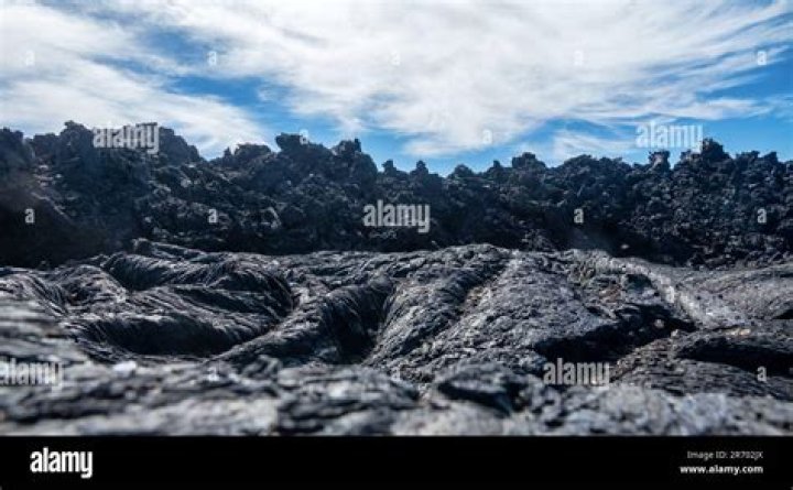 What rock does pahoehoe form