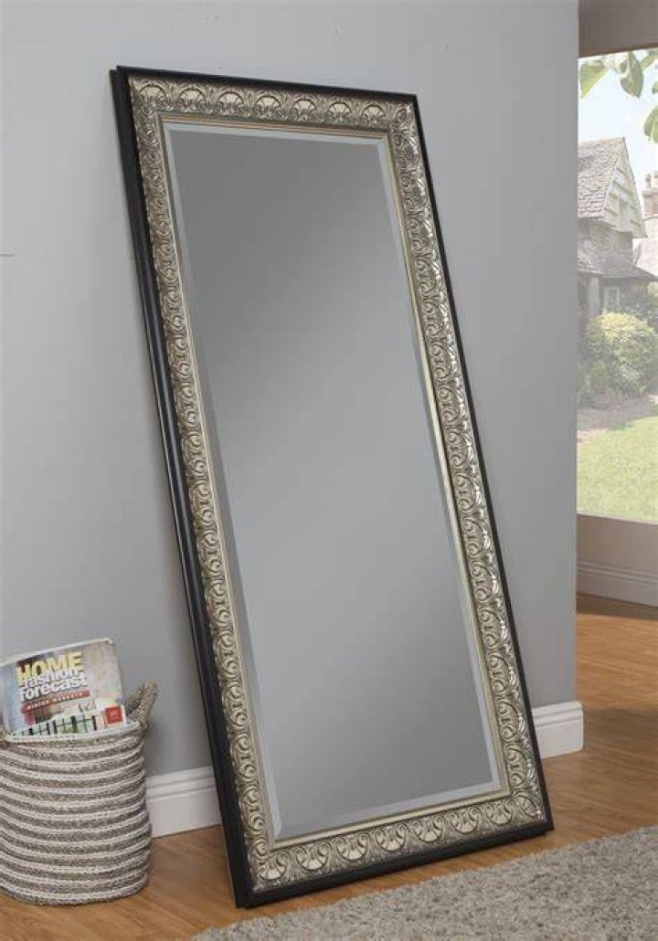 What size is a leaner mirror