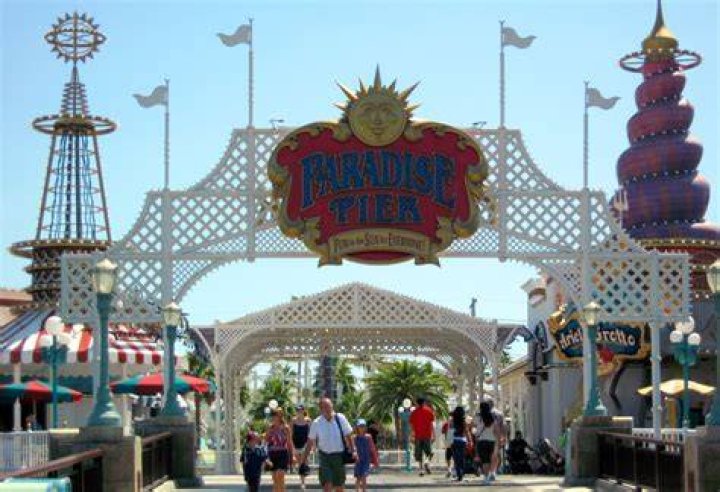 When did Paradise Pier close