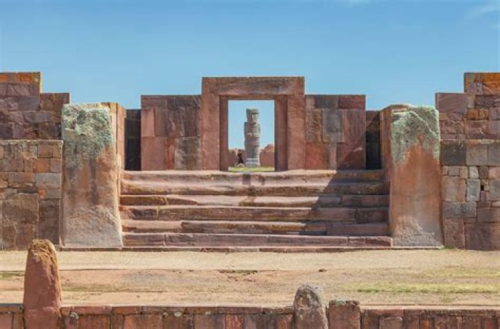 When was the Tiwanaku built