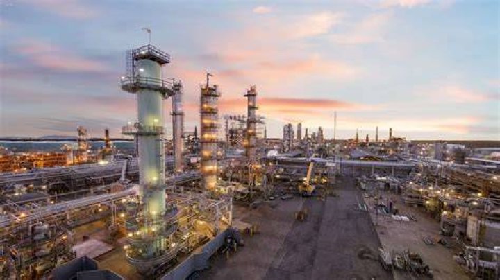 Where are Chevron refineries