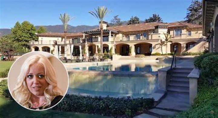 Where does Lynsi Snyder live