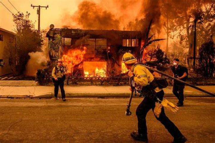 Who started the fires in CA
