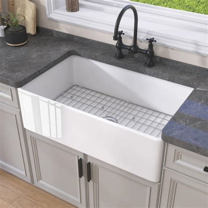 Will a fireclay sink a chip